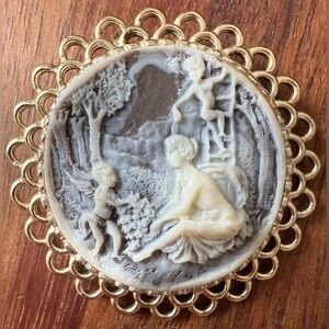 Vintage Style Cameo Brooch with Gold Tome Trim Pin Angel Resin